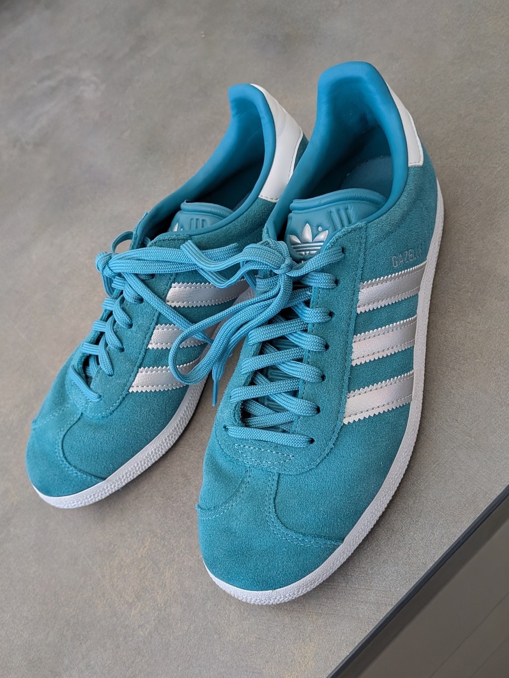 Adidas Women's Teal Suede Gazelle Sneakers S8